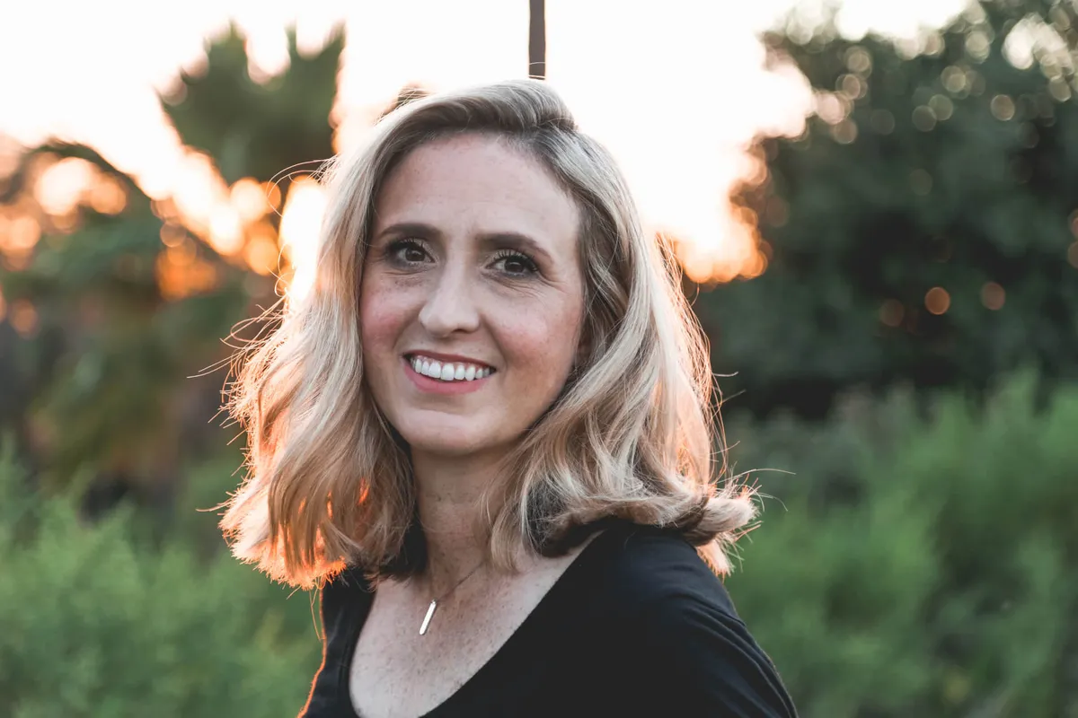 Menopause And Tinnitus: The Comprehensive Guide To Women's Health And Ear Ringing